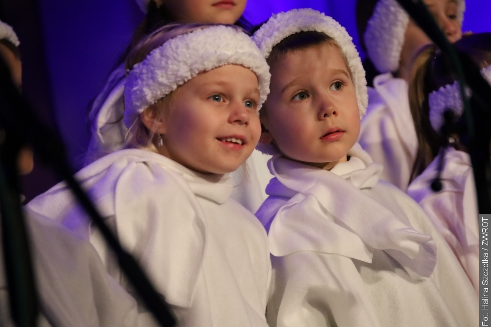 Charytatywny Koncert Adwentowy w Gnojniku. Zbierano środki na działalność stowarzyszenia „Nigdy nie jesteś sam”