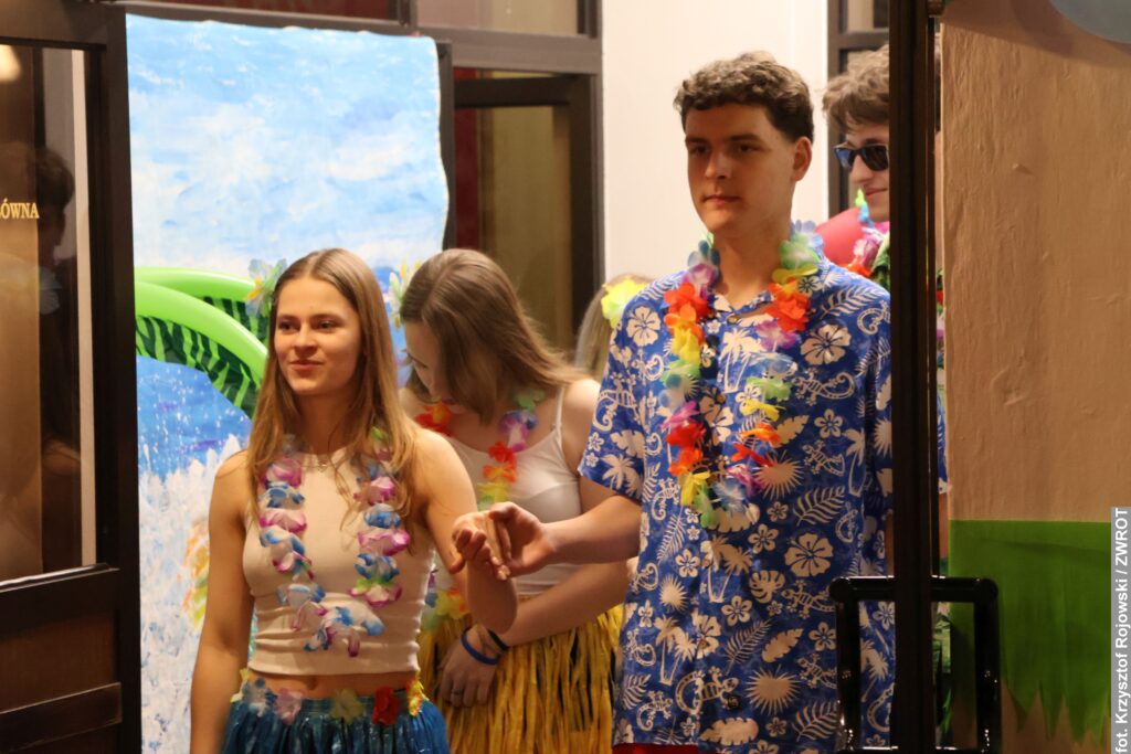 Tropikalne upały w Cierlicku w środku zimy. Bal hawajski cieszył się ogromnym zainteresowaniem