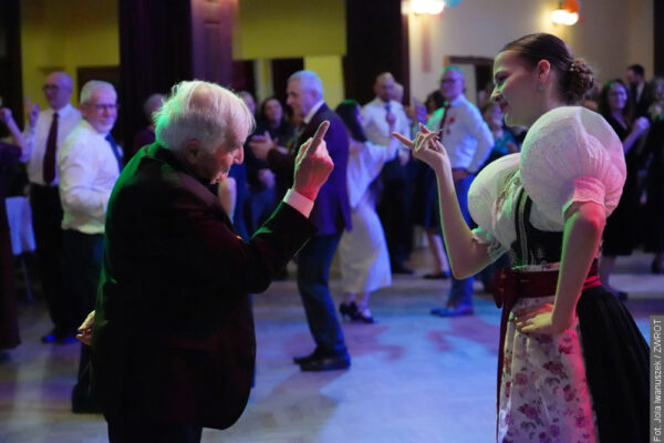Tradycja, swing i folklor. Blisko 300 uczestników na 59. Balu Śląskim [zdjęcia]