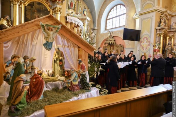 Leszna Górna. Koncert kolędowy chóru Canticum Novum i trio La Frella