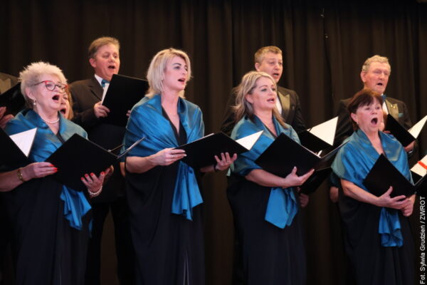 Muzyka dla „Fasalówki” i „Nigdy nie jesteś sam”. Koncert noworoczny Hutnika