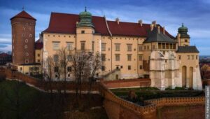 Co odkryto pod posadzką katedry na Wawelu? Remont odsłonił nieznane obiekty