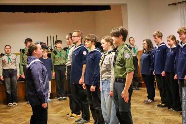 Harcerski biwak w Bukowcu. Dzień Myśli Braterskiej w duchu wypraw Jamesa Cooka