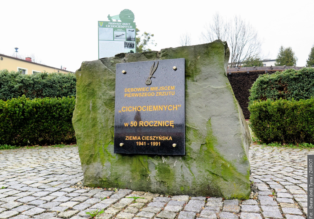 Minęło 85 lat od historycznego zrzutu Cichociemnych. Uroczystości w Dębowcu patronatem honorowym objęło Ministerstwo Obrony Narodowej