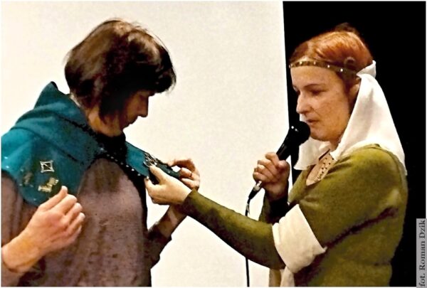 Jaka była moda i muzyka w średniowiecznym Cieszynie? Agnieszka Górecka-Przywara  Cieszyńskim Klubie Propozycji  [NAGRANIE]