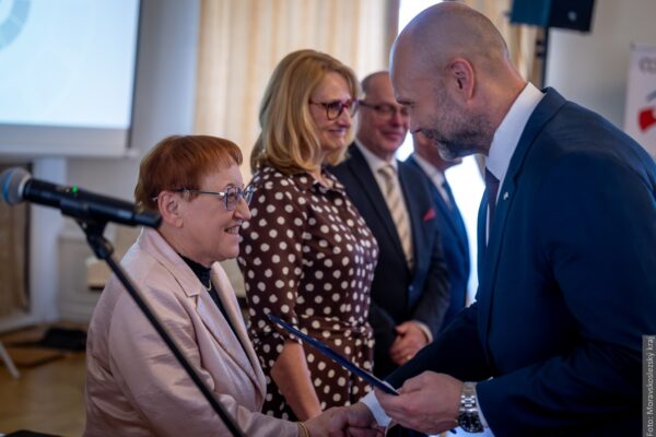 Fizyka jako sposób patrzenia na świat. Anna Brada wśród wyróżnionych pedagogów