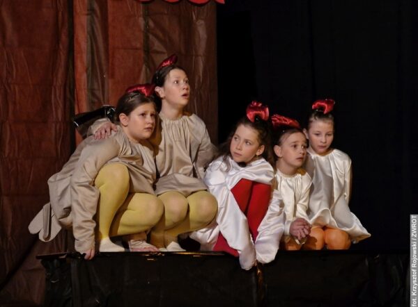 Gdy gdakanie słychać nawet w piekle. Dzieci z cierlickiej szkoły i przedszkola zapraszają na spektakl z morałem