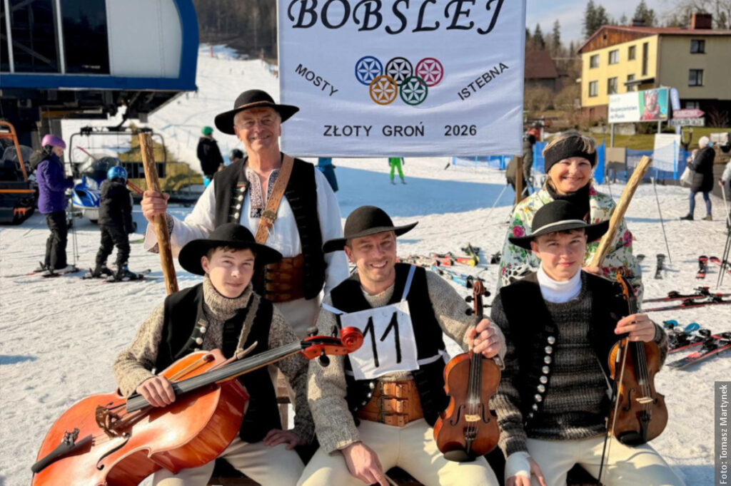 Góralski bobslej Martynków ozdobą Zjazdu „Po naszymu”