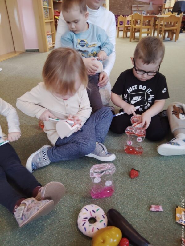 Jak dbać o zdrowy uśmiech? Przedszkolaki z Czeskiego Cieszyna uczyły się troszczyć o swoje zęby