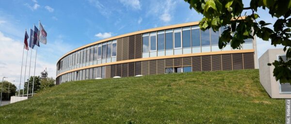 [AKTUALIZACJA] Skandal korupcyjny w czeskim futbolu. Wśród podejrzanych prezydent Karwiny, miasto wydaje oświadczenie