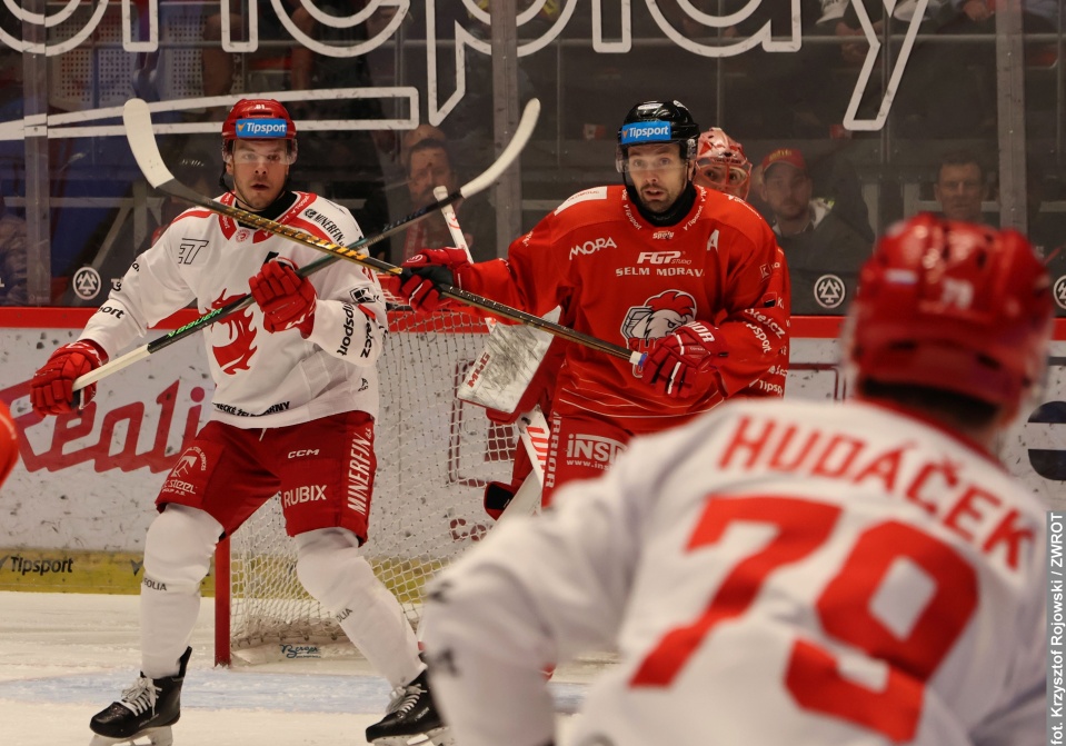 To nie był mecz na miarę play-offów, ale Stalownicy zadanie wykonali. Skromna wygrana z Ołomuńcem