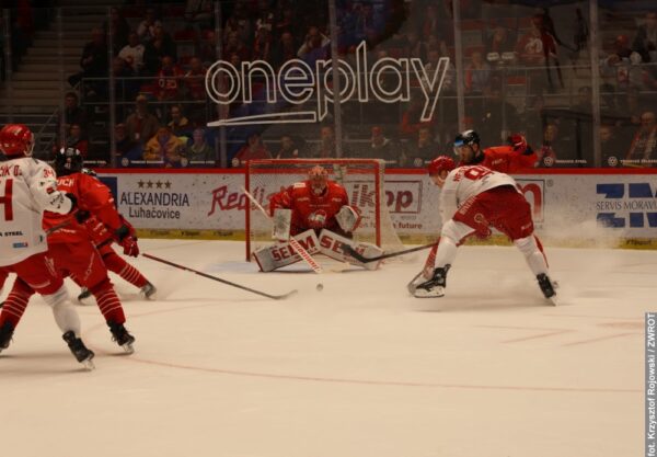 Stalownicy pojadą do Ołomuńca po awans! Mnóstwo emocji w drugim meczu play-offów i pięć goli