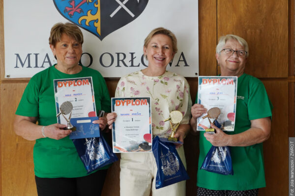 W Domu PZKO w Orłowej Lutyni rozegrano emocjonujący turniej ping ponga [zdjęcia]