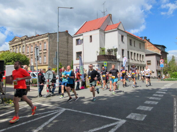 Biegacze opanowali Cieszyn. Fortuna Bieg po raz szesnasty zapewnił mnóstwo emocji tak zawodnikom, jak kibicom