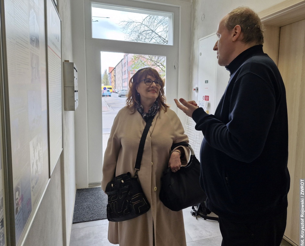 Wizyta konsul generalnej w Czeskim Cieszynie. Zwiedziła pięć wystaw Ośrodka Dokumentacyjnego Kongresu Polaków