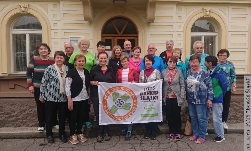 „Beskidziocy” znów pojechali do Luchaczowic. Wiosenny wyjazd połączył odpoczynek, spacery i uzdrowiskowy klimat