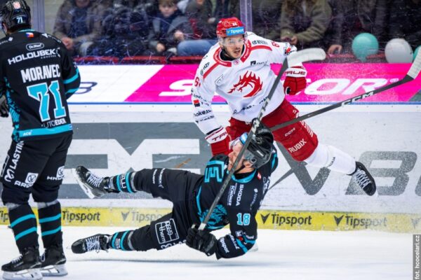 Stalownicy o krok od finału! Adámek: „Prowadzimy 3:0, ale z historii wiemy, że to nic nie znaczy”