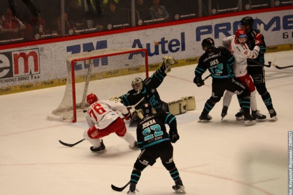 Stalownicy w finale! Złoty gol Kubiesy w dogrywce