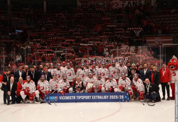 Stalownicy wicemistrzami Czech! Szósty mecz finałów musiała rozstrzygnąć dogrywka [dwie fotogalerie]