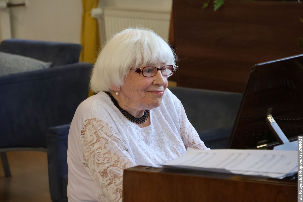 Koncertowe urodziny 97-latki. Wanda Miech oczarowała karwińską publiczność