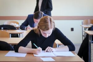 Zdawałeś maturę z polskiego za granicą? Certyfikat B2 możesz uzyskać bez egzaminu