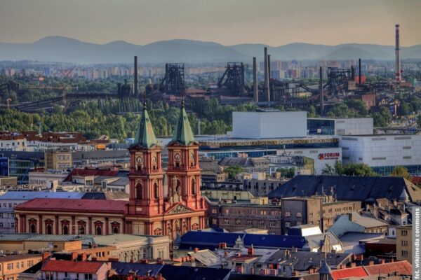 Podróż z centrum Katowic do centrum Ostrawy potrwa nawet 20 minut! Szybka kolej pojedzie przez nowy most na Olzie, pociągi zatrzymywać się będą w Boguminie