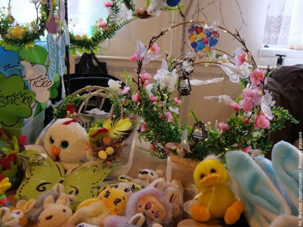 Wędrynia zaprosiła na Jarmark Wielkanocny. Wydarzenie połączyło świąteczną tradycję z polsko-czeską współpracą