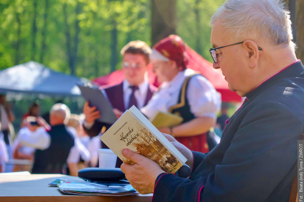 Husaria, bożatki i cieszyńskie rymy. Trzy książki bohaterkami „Herbatki u Hrabiny” [NAGRANIE]
