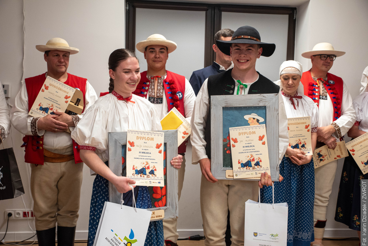 W Istebnej odbył się pierwszy konkurs „Zagrejcie mi łowiynzioka”. Wśród laureatów tancerze z Zaolzia [ZDJĘCIA]