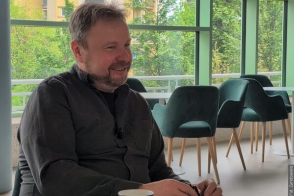 Bogdan Kokotek: Teatr nie przegrywa z TikTokiem. „Ludzie znów chcą żywej kultury”
