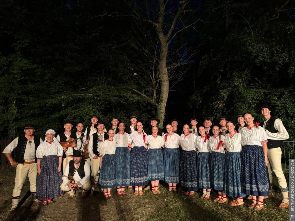 Bystrzyca i kapela Bezmiana laureatami festiwalu w Strażnicy. Łowiynziok zabrzmiał na jednej z największych scen folklorystycznych
