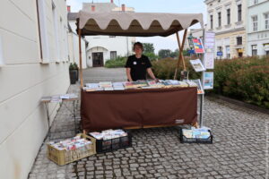 Książki szukają nowych domów. W Karwinie trwa pchli targ biblioteczny