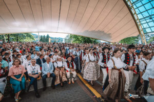 Ruszył Tydzień Kultury Beskidzkiej 2026. Barwny korowód przeszedł przez Wisłę [zdjęcia]