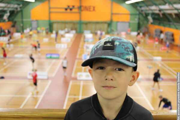 Ma 10 lat i już startuje w mistrzostwach Czech. Kamil Smelík łączy badminton, muzykę i szkołę