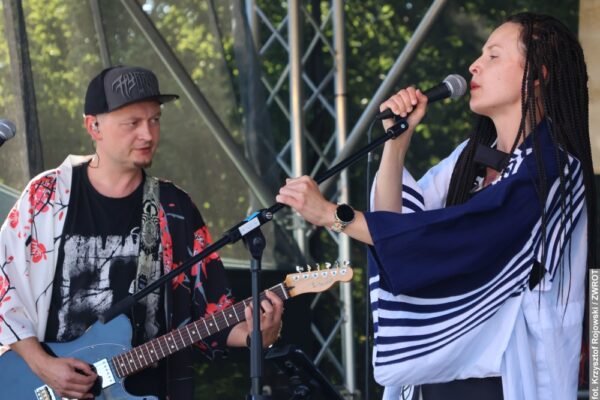 Muzykę nazywają „terapią małżeńską”. Ryūko z pierwszym koncertem