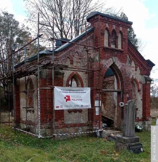 Jesienne porządki na cmentarzu w Karwinie Meksyku. Każdy może dołączyć