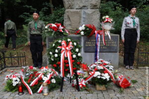Pięć samolotów nad Żwirkowiskiem. Cierlicko uczciło Żwirkę i Wigurę
