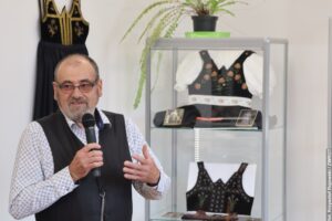 Ten element stroju cieszyńskiego był przekazywany z pokolenia na pokolenie. „Na Zaolziu widzę większą dbałość o tradycję”